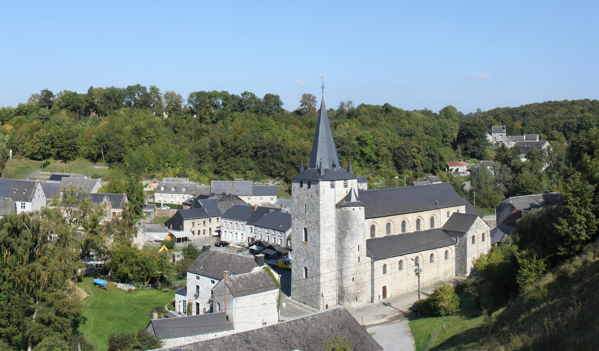 Eglise Saint-Hadelin à Celles - Plus beaux village de Wallonie